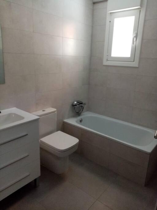 Casa Julio, Bonita Casa Comoda Y Espaciosa, Totalmente Reformada Con Terraza Y Jardin Privado Riezu المظهر الخارجي الصورة