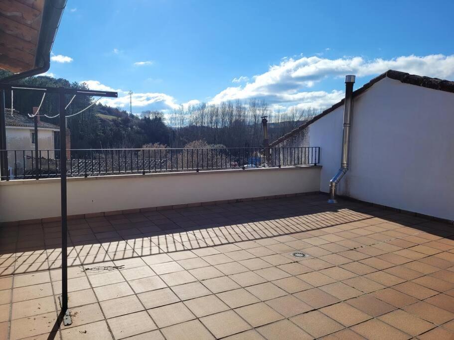 Casa Julio, Bonita Casa Comoda Y Espaciosa, Totalmente Reformada Con Terraza Y Jardin Privado Riezu المظهر الخارجي الصورة