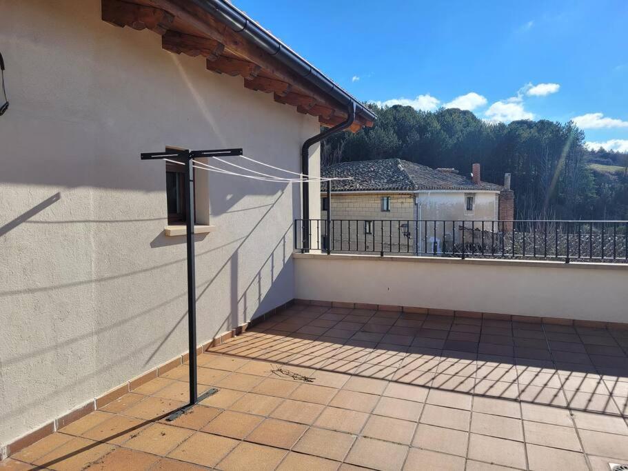 Casa Julio, Bonita Casa Comoda Y Espaciosa, Totalmente Reformada Con Terraza Y Jardin Privado Riezu المظهر الخارجي الصورة