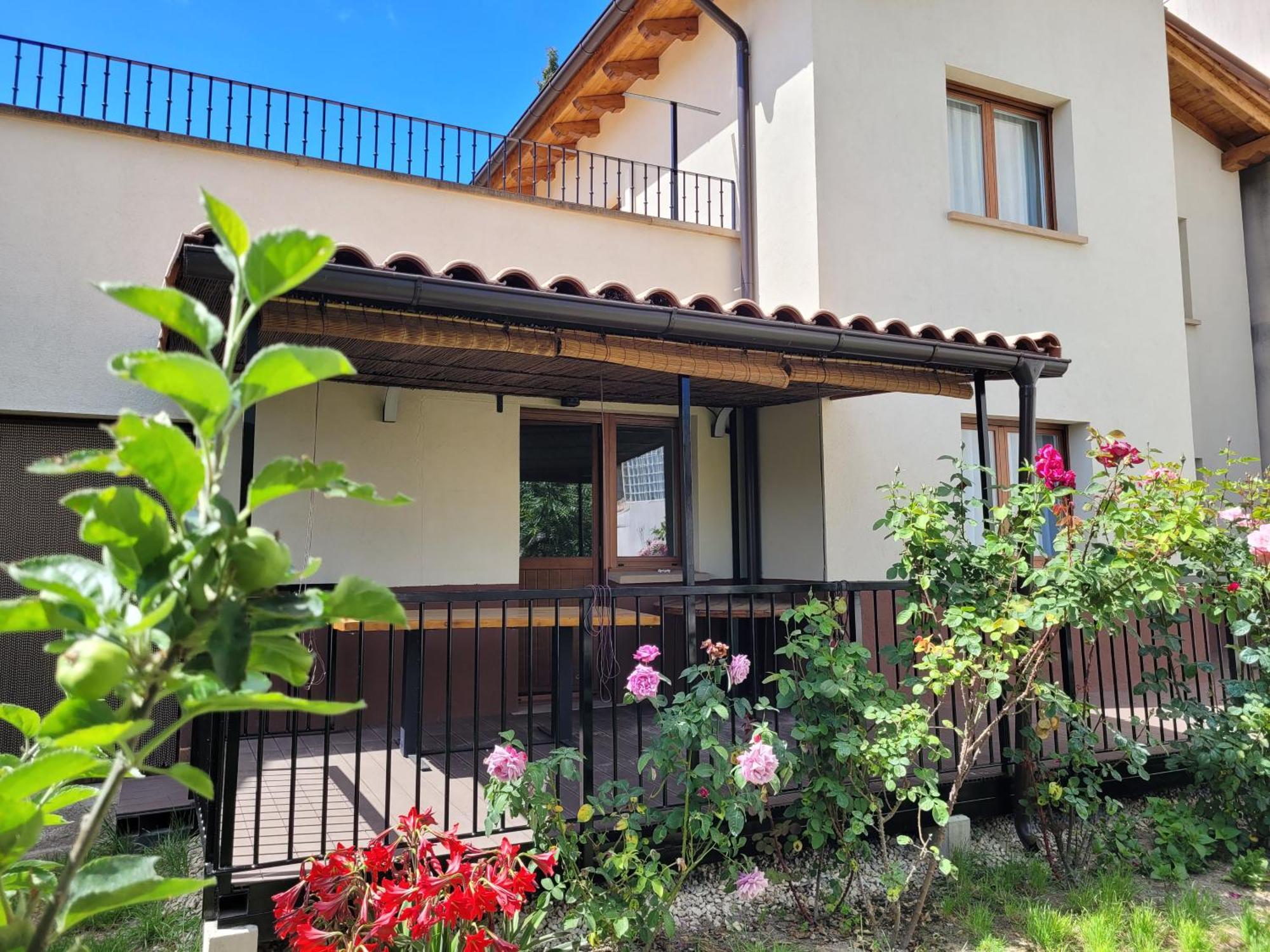 Casa Julio, Bonita Casa Comoda Y Espaciosa, Totalmente Reformada Con Terraza Y Jardin Privado Riezu المظهر الخارجي الصورة